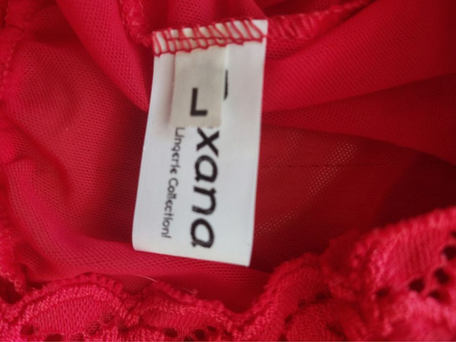 Top koronkowy czerwony