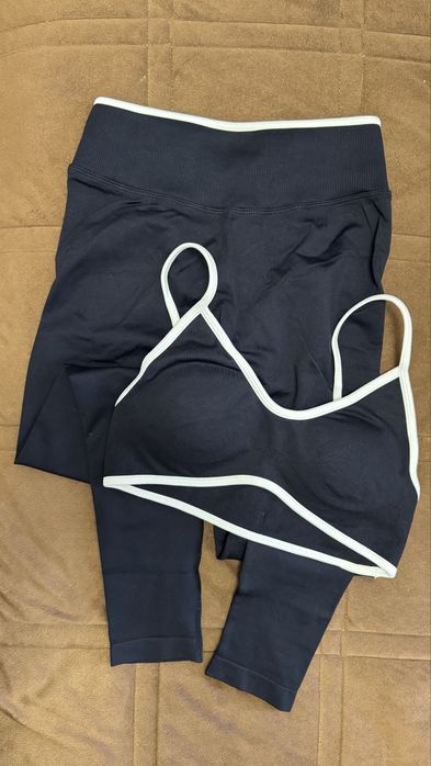 Фітнес костюм жіночий М розмір ( новий )