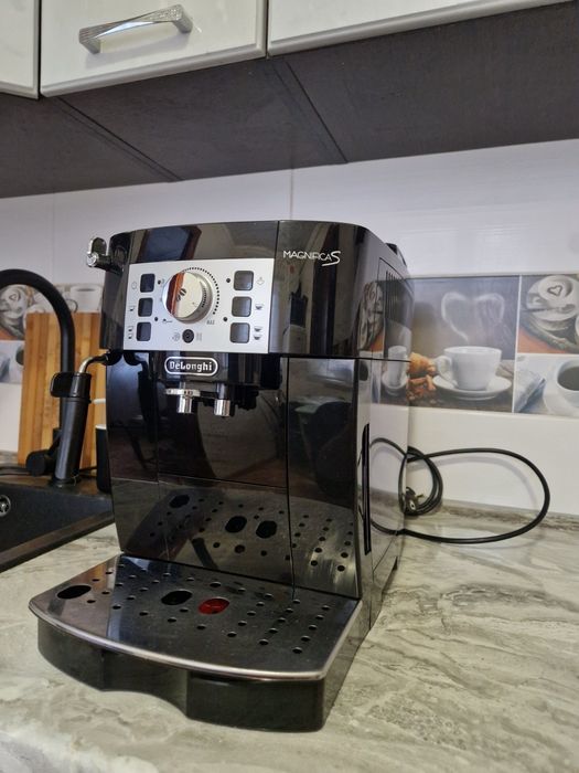 Кавоварка Delonghi Magnifica  S.