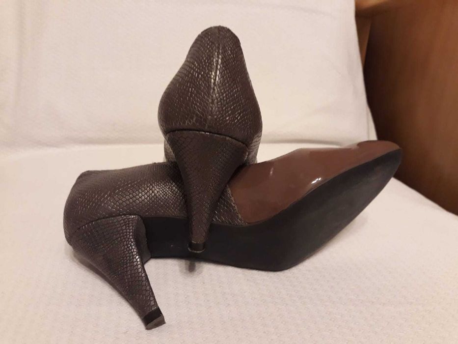 Sprzedam buty damskie marki ryłko 37,5 F