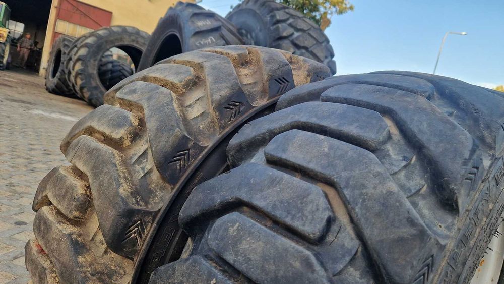 koła 12-16.5 12r16.5 305/70r16.5 Bobcat 99% 12PR 2018R bez napraw