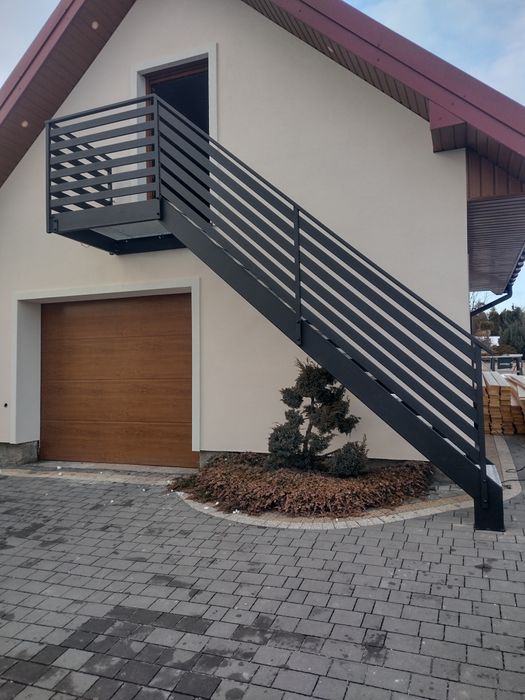 Schody stalowe zewnetrzne