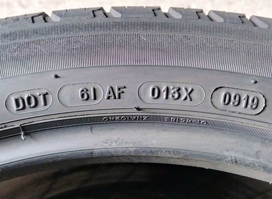 Шини всесезонні R20 245/45 Michelin Latitude Tour HP