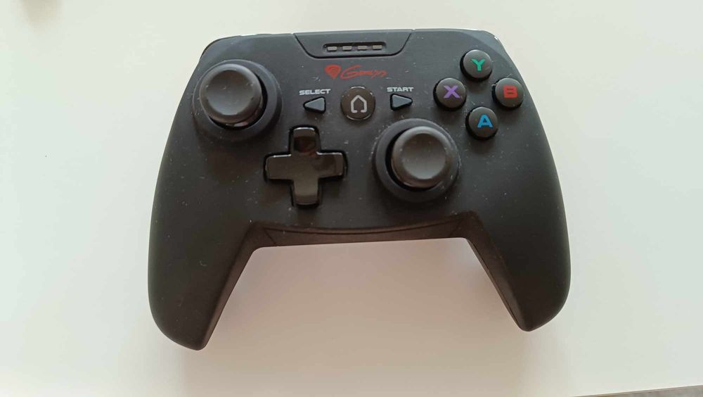 Pad do komputera Genesis pv58