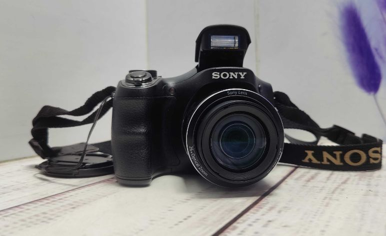 Фотоаппарат Sony Cyber-Shot DSC-H200 Black