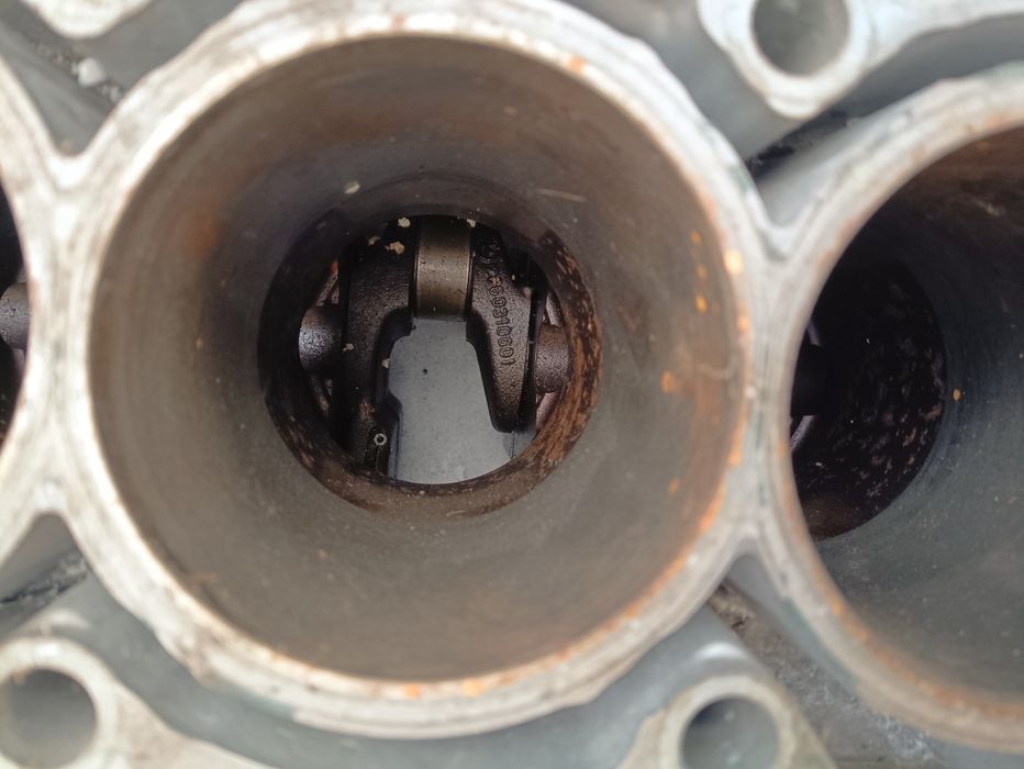 Блок циліндрів з головою і розпредвалом Мерседес А150