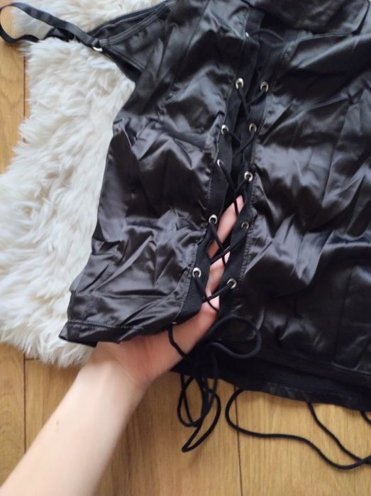 Czarna koronkowa bielizna erotyczna komplet spódniczka sznurowana hot