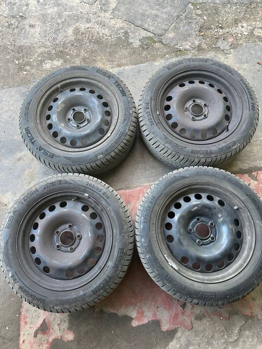 Продам диски 5*110 с резиной 205/55/16 ESA+TECAR