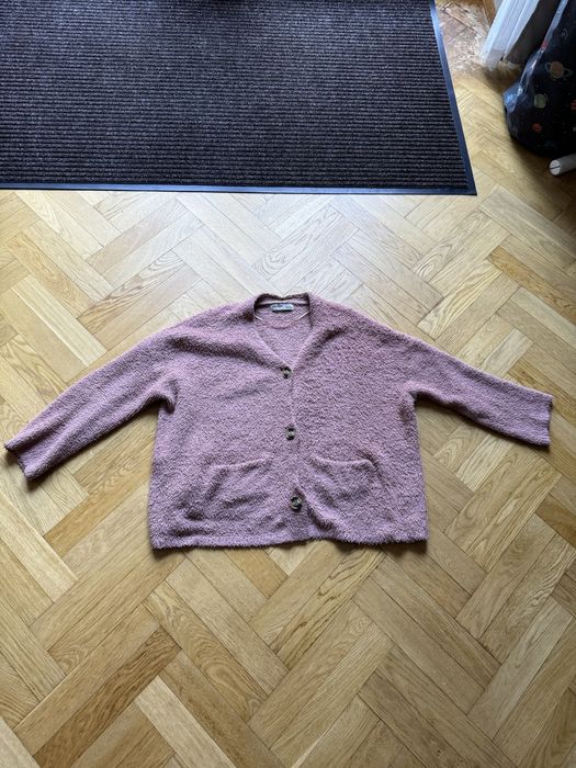 Wlochaty kardigan brudny roz pull&bear xs