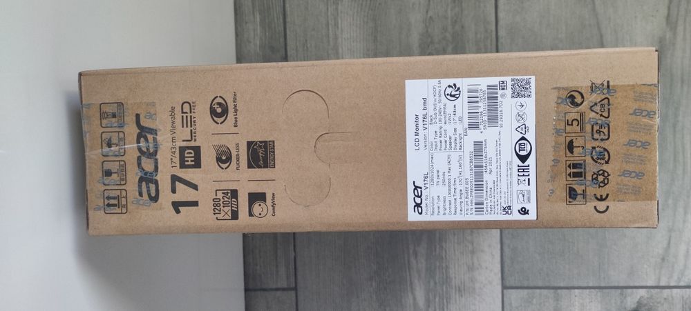 Acer V176L LCD Monitor