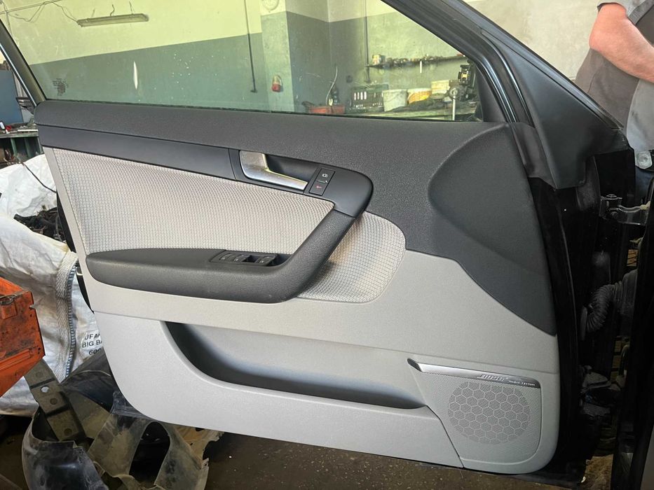 Boczek drzwi Audi A3 8P Sportback BOSE