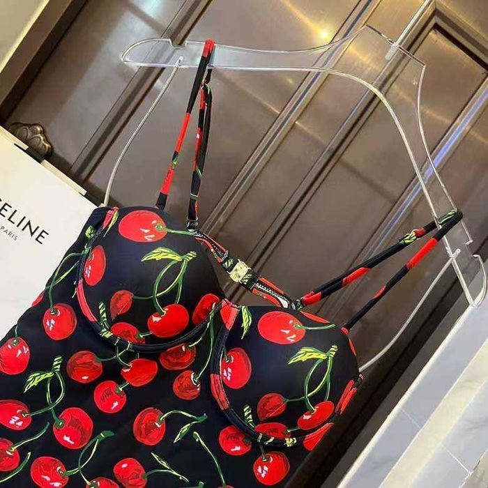 Damski strój kąpielowy DG od reki 74.86