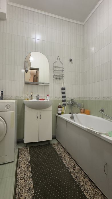 Оренда 2 кім квартири Центр вул. Хотинська 12, старіша новобудова ІО