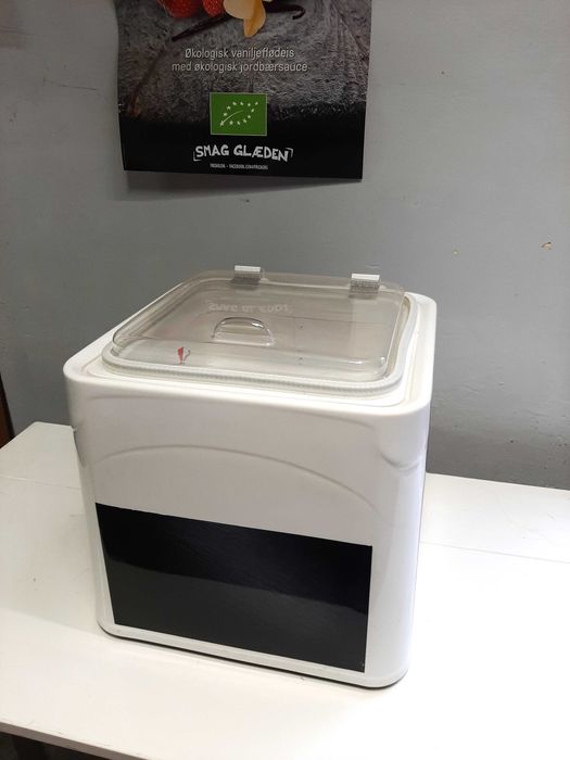 Zamrażarka barowa do lodów