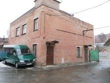Продаж 2-поверхової комерційної будівлі 250 м² в Умані (вул. Квітуча / Інтернаціоналістів)