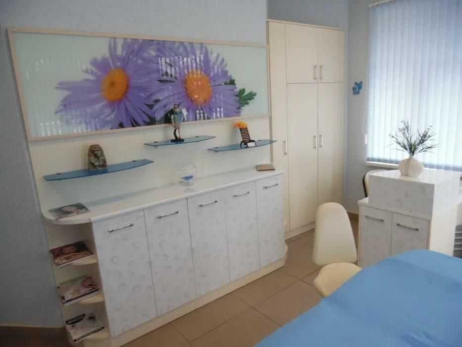 ПРОДАЖ Перукарня-салон  дiючiй