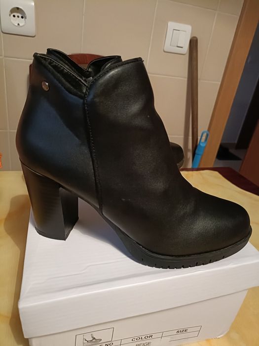 Botins preto mesmo pele
