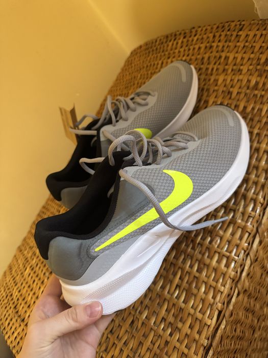 Продам новые кросовки Nike