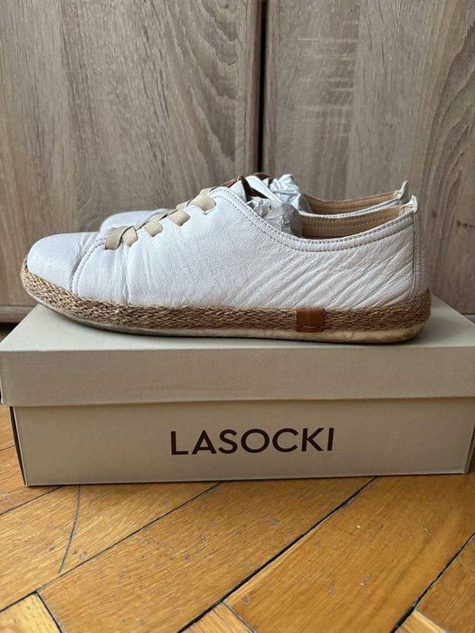 Skórzane półbuty LASOCKI – rozmiar 40