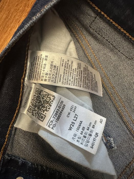 Джинсы синие Levi’s  xs s высокая посадка прямые