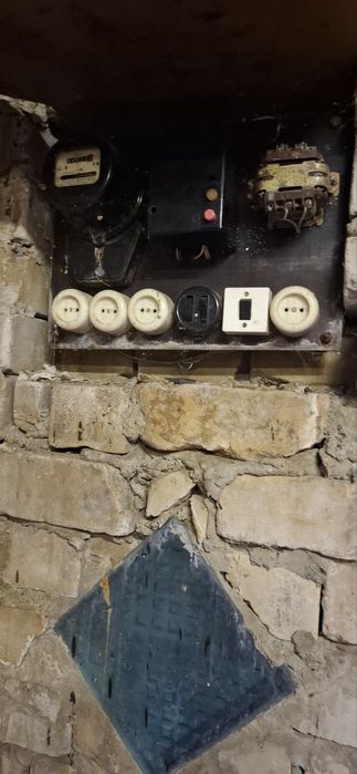 Продам гараж в   Солоницівському отг(с Подвірки )