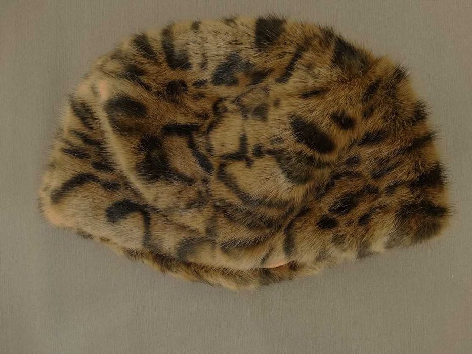 Czapka Futrzana Toczek Sztuczne Futro w Cętki Leoparda Zimowa 57-58 cm
