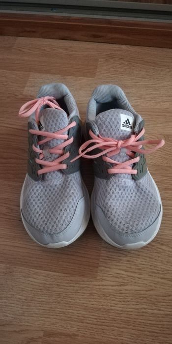 Damskie adidasy rozmiar 37i1/3 długość wkładki 24cm