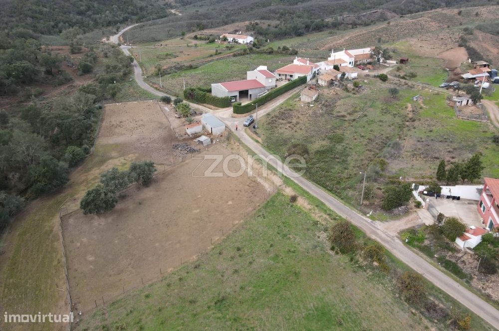 Terreno Rústico com 1.860m2 em Vale Touriz, S.M. da Serra