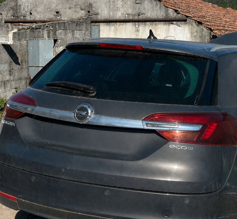 Tampa da Mala Opel Insignia + Farolins