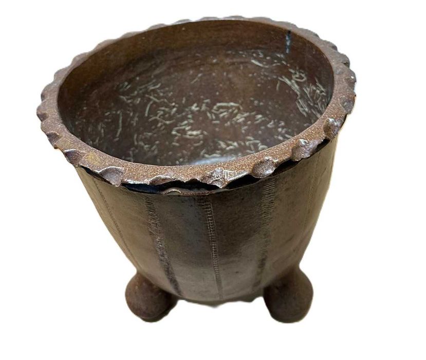 Vaso centenário em Grés da Campos Filhos Alvarães. medidas 30X32 cm
