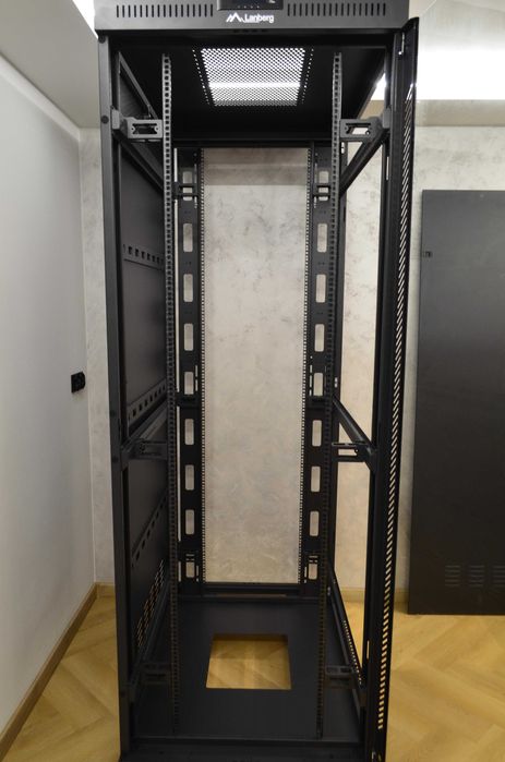 Szafa rack serwerowa 19" Lanberg 47U 800x1200 czarna na kółkach
