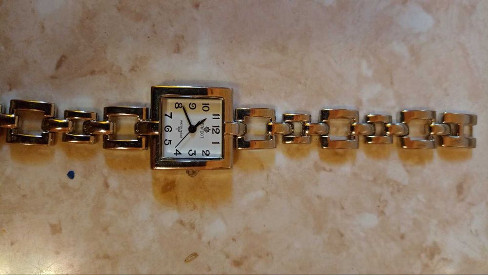 Zegarek damski Perfect kwadrat