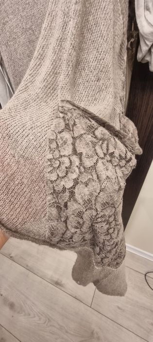 Włoski komplet z koronką, bluzka + tunika