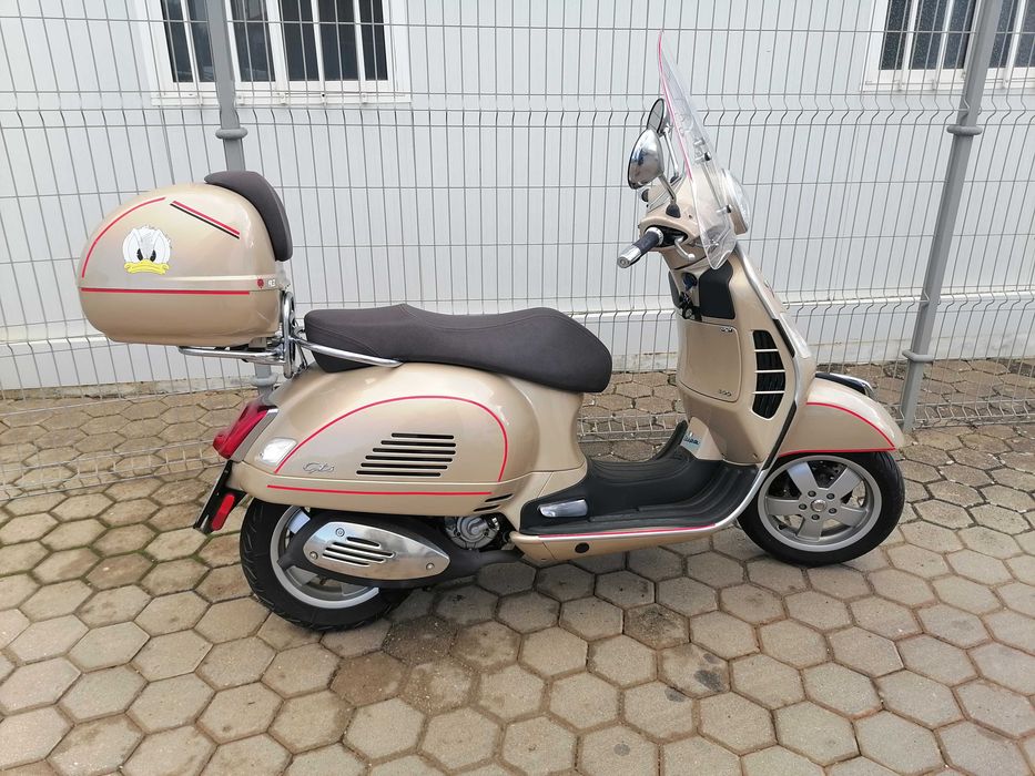 VESPA  USADA  GTS 300