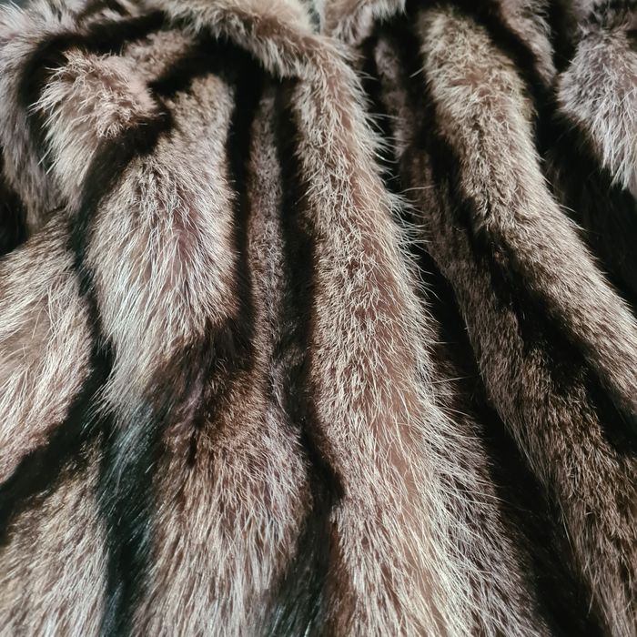 Piękne długie futro z szopa