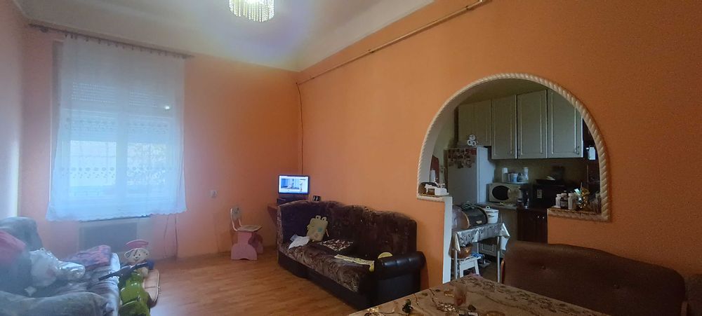 БЕЗПОСЕРЕДНЬО ЦЕНТР МІСТА! ІСТОРИЧНА будівля! 3 кім, 113 кв.м., жила