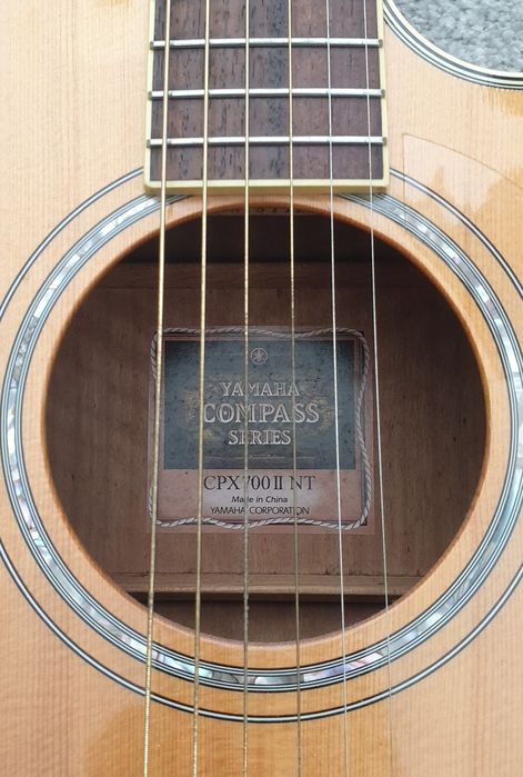 Guitarra Yamaha Compass Series CPX 700 II NT
