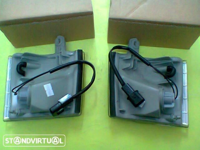 farolins da frente da Mitsubishi canter fe531 (novos)