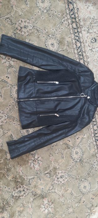 Kurtka Guess M, skóra ekologiczna, taliowana