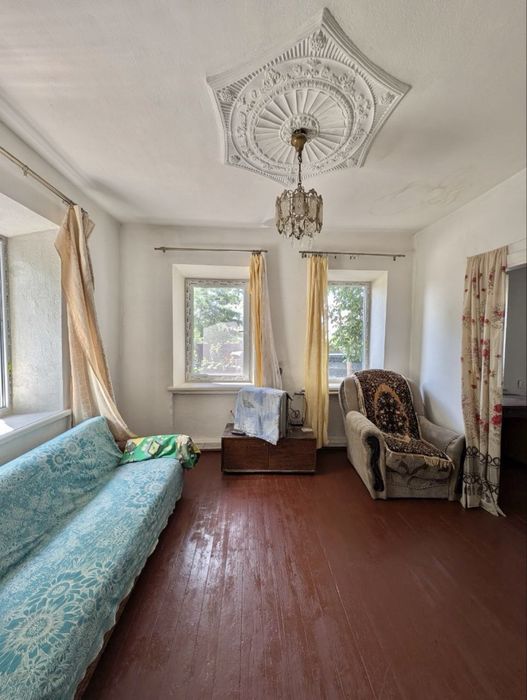 Продаж затишного будинку за 12 000$