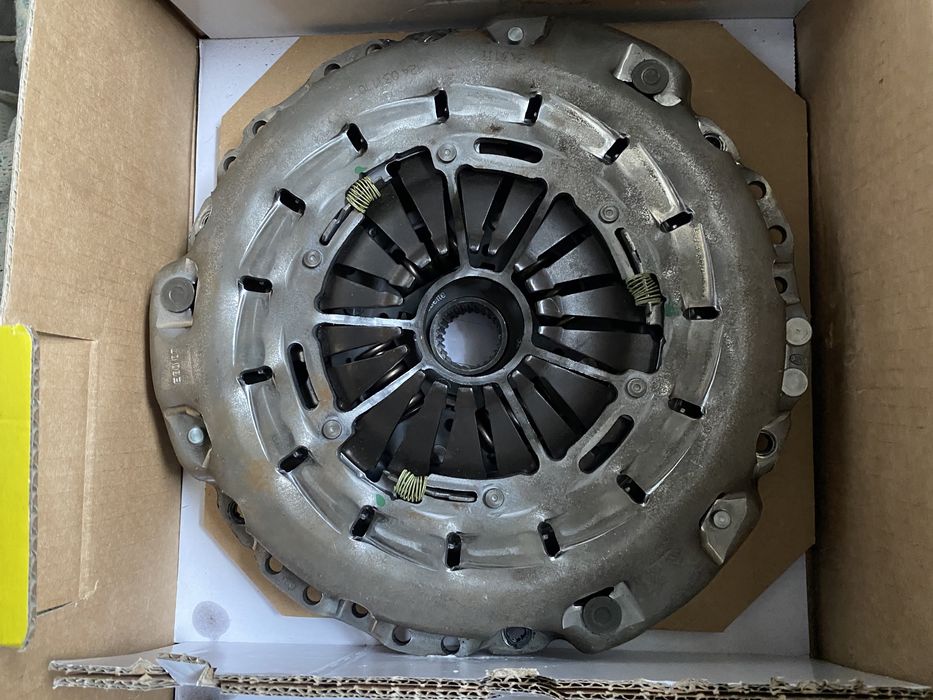 Продам комплект щепленя Мерседес Спрінтер 2.2