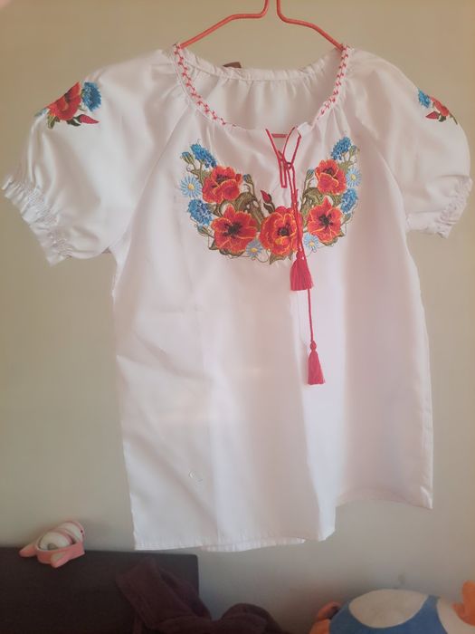 Вишиванка на дівчинку