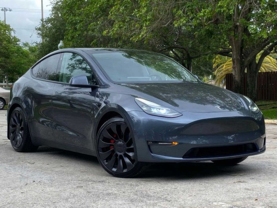 Tesla Model Y Performance      2022
