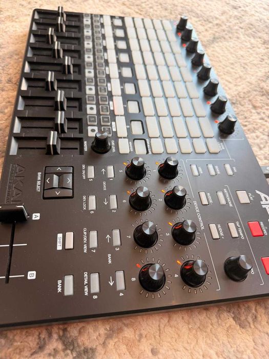 Controlador Akai APC40 MKII para Ableton Live, com caixa, NOVO