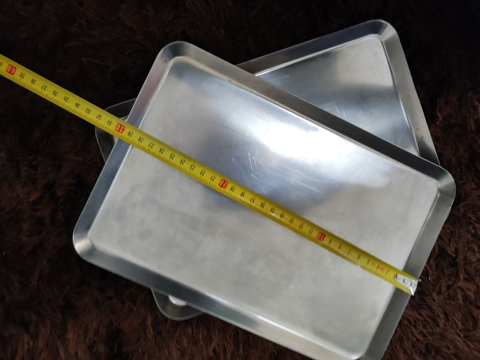 Bandejas em inox com 30x21 cm