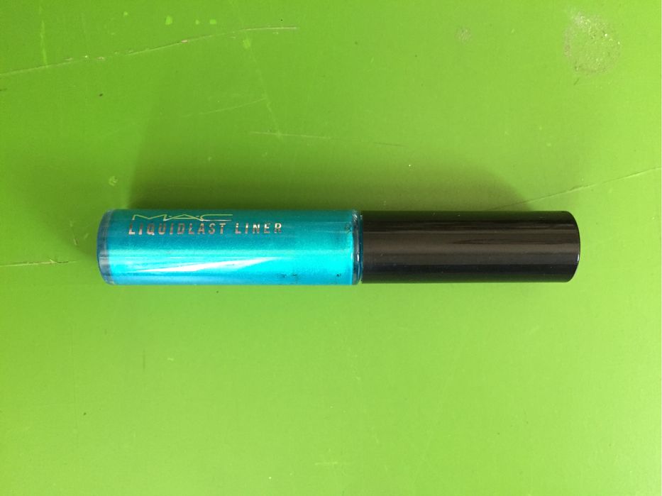 Liquid eye liner Black Mac Cosmetis - NOVO