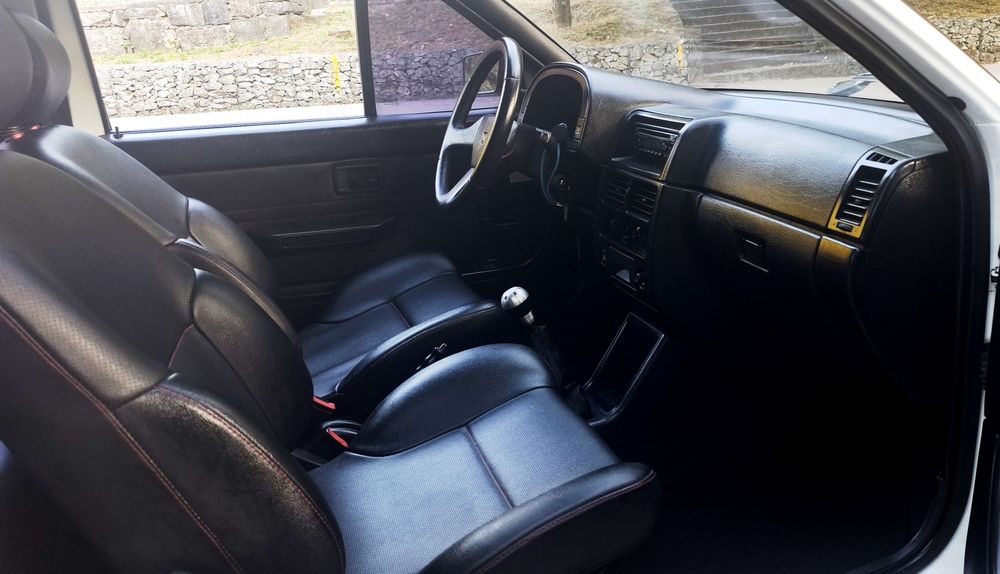 Ax GTi bom estado  teto pele