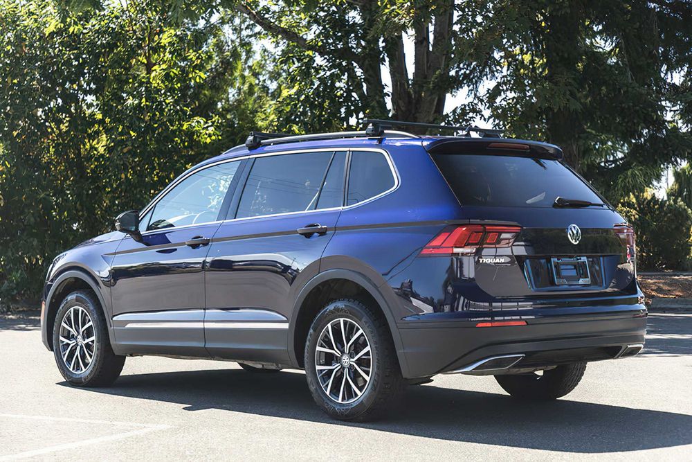 Volkswagen Tiguan      2021