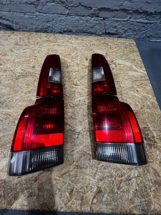 Lampy tyl Volvo V70 II Kombi Europa