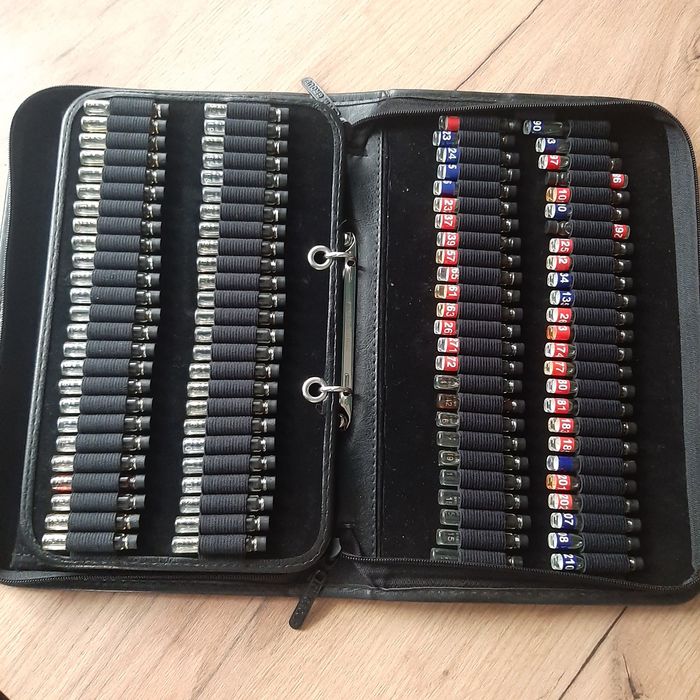 Perfumy mini 150 sztuk